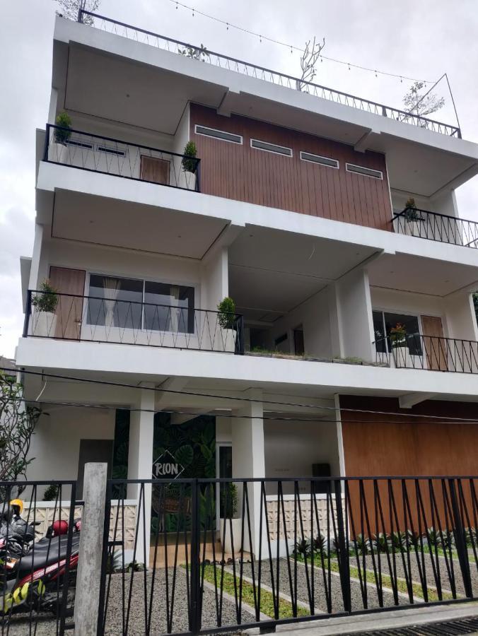 Rion Hostel Bogor Eksteriør bilde